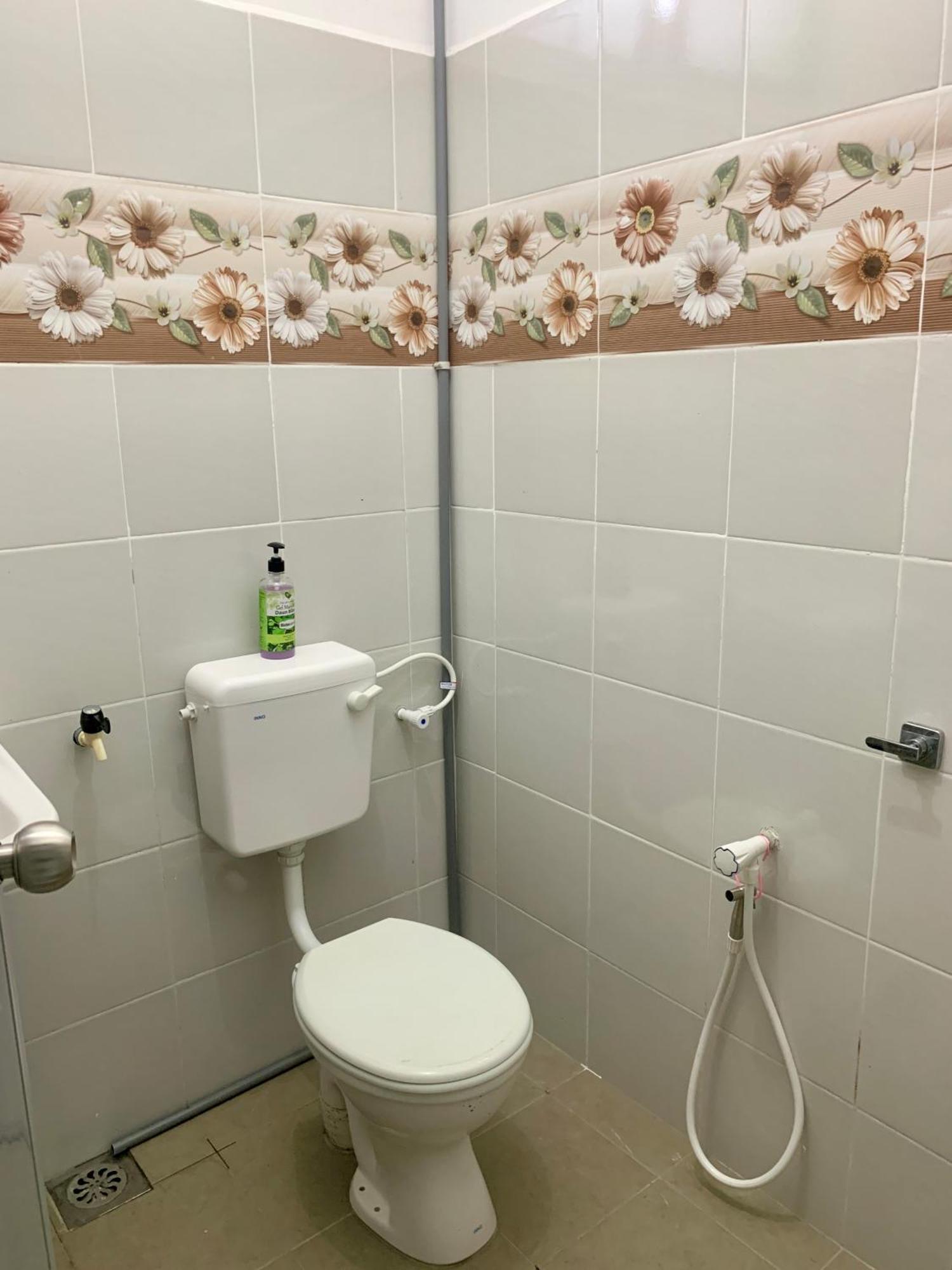Homestay Cikgu Nora Near Uthm Kptm Kktm Ipg Moslim Onli Kampong Seri Gading Exterior foto