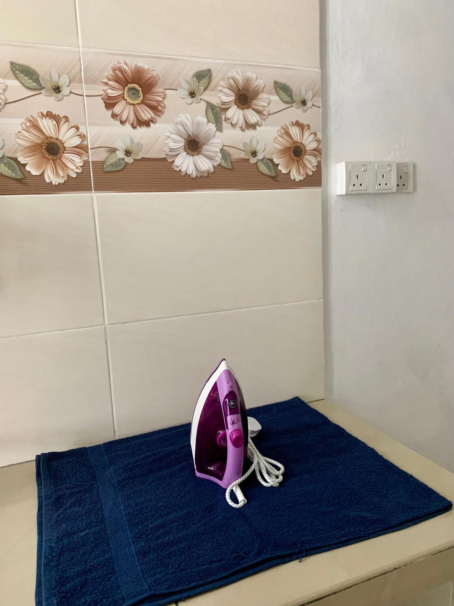 Homestay Cikgu Nora Near Uthm Kptm Kktm Ipg Moslim Onli Kampong Seri Gading Exterior foto